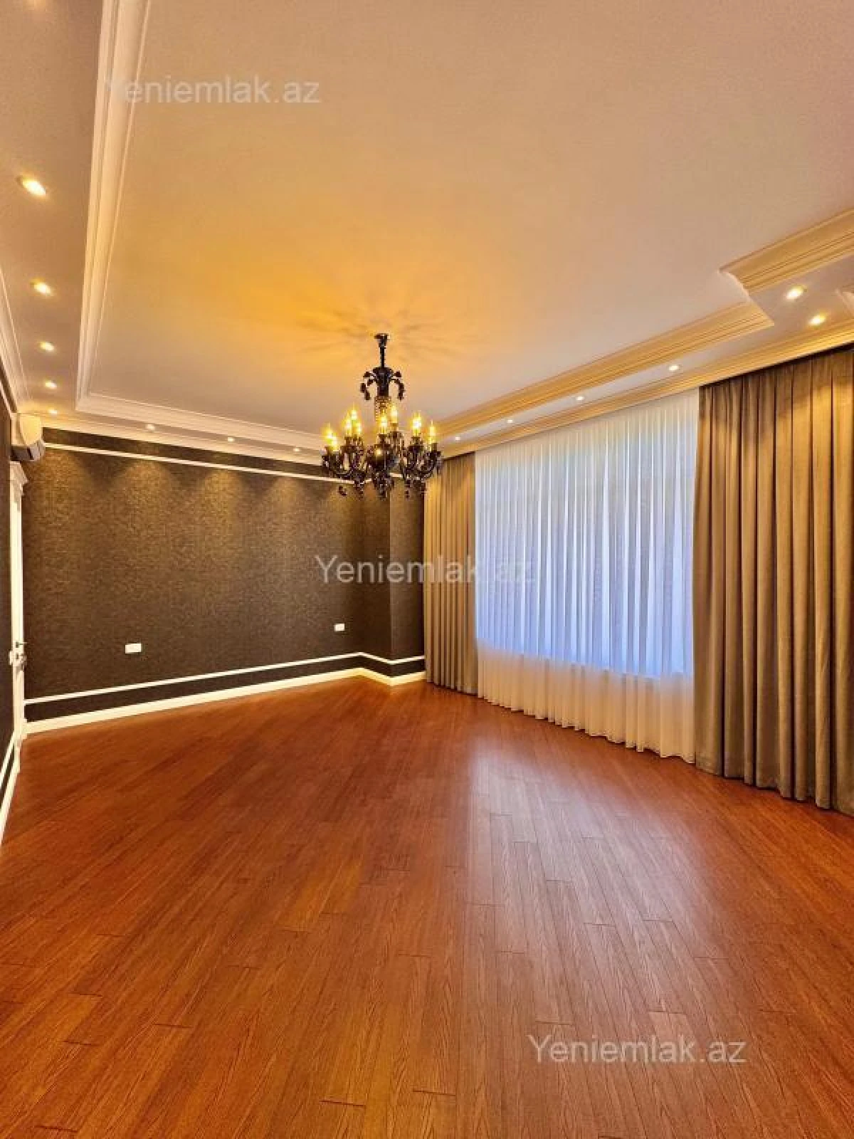 Satılır 4 otaqlı həyət evi 600 m²