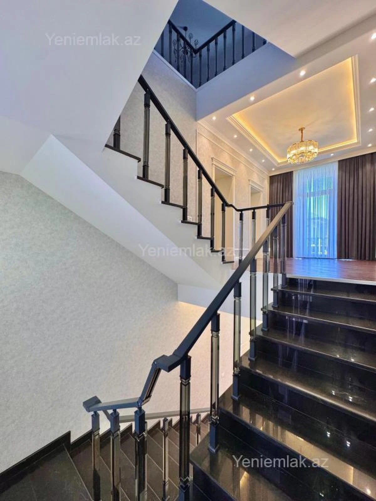 Satılır 4 otaqlı həyət evi 600 m²