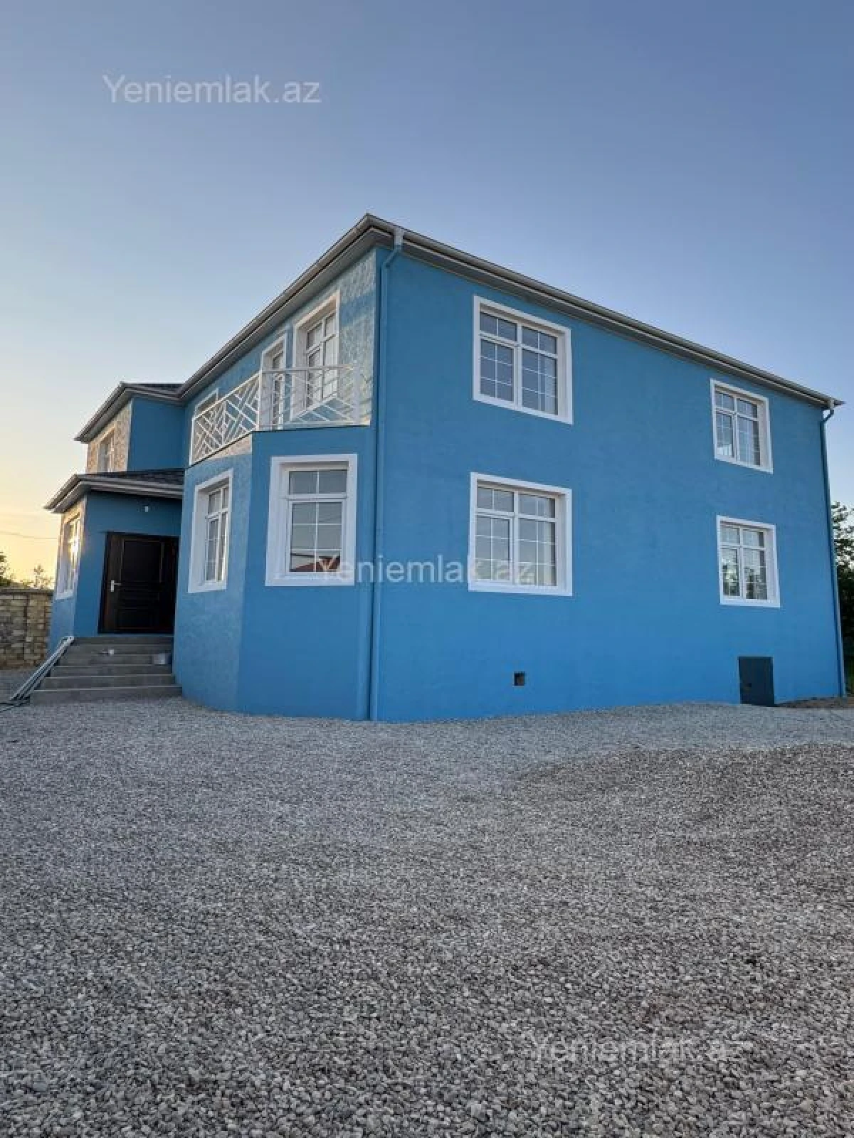 Satılır 7 otaqlı həyət evi 192 m²