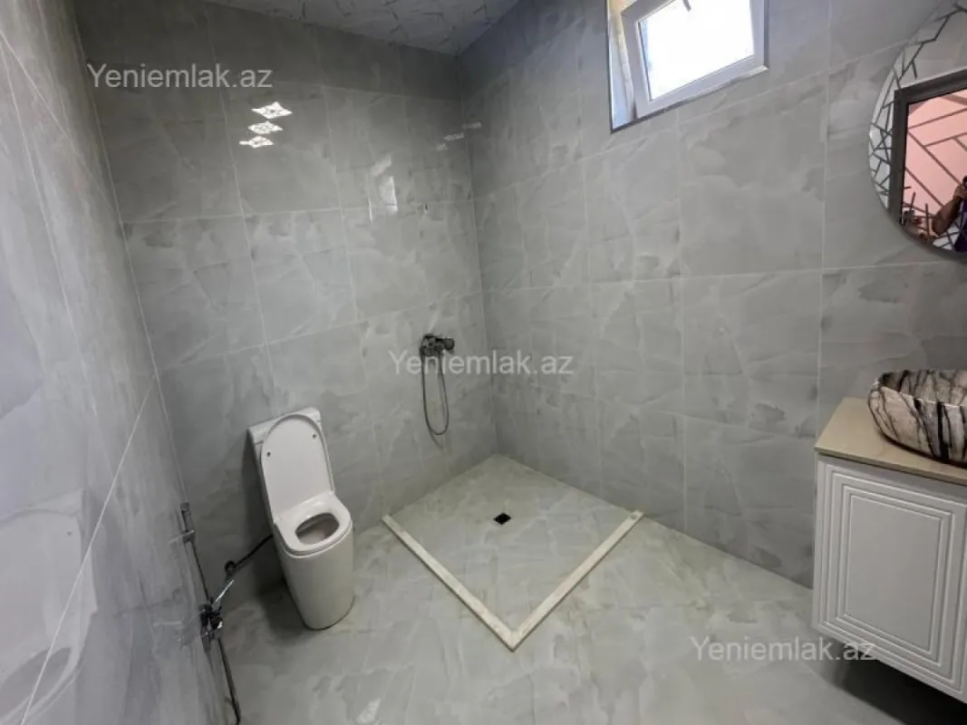 Satılır 7 otaqlı həyət evi 192 m²