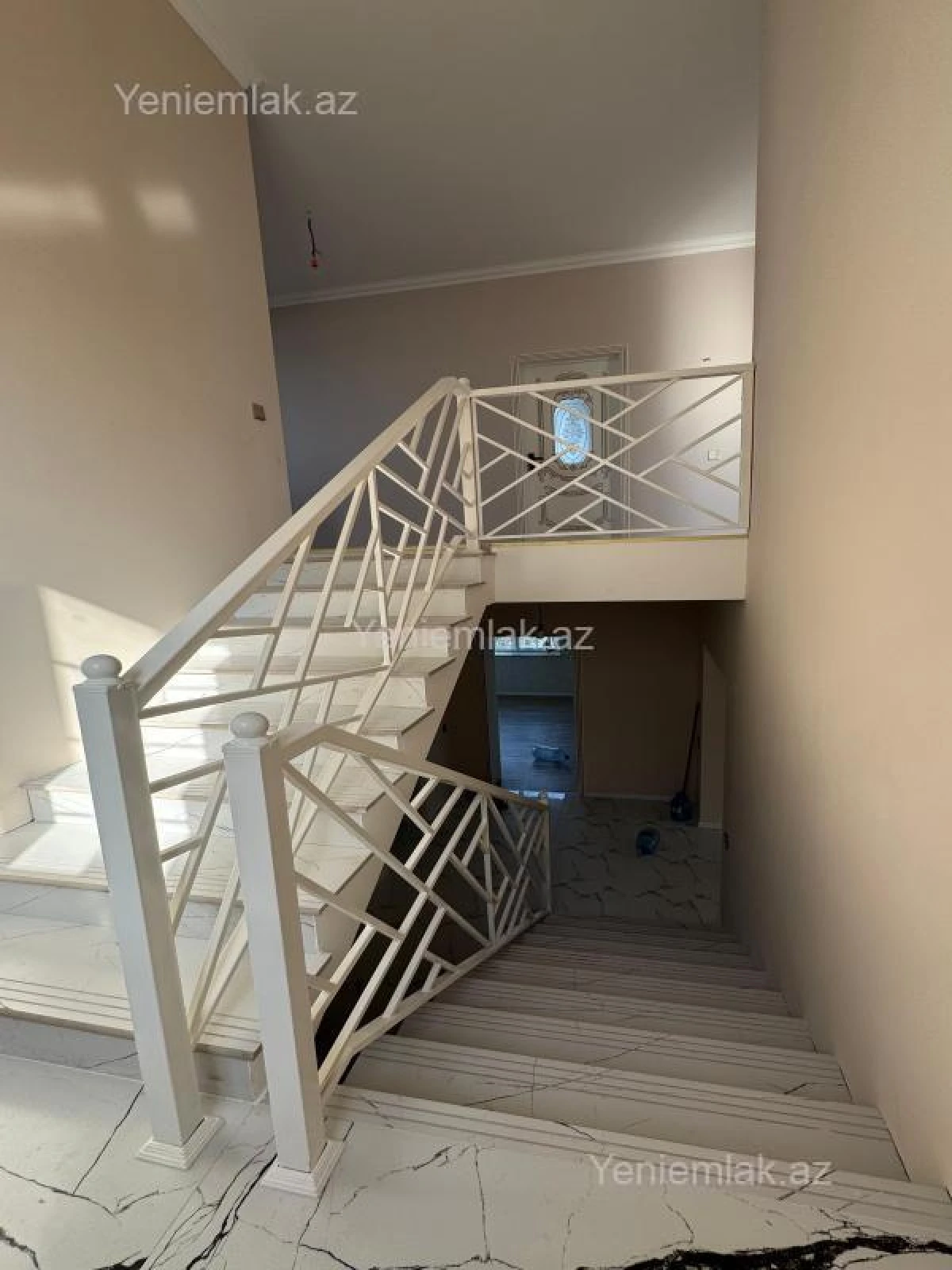 Satılır 7 otaqlı həyət evi 192 m²