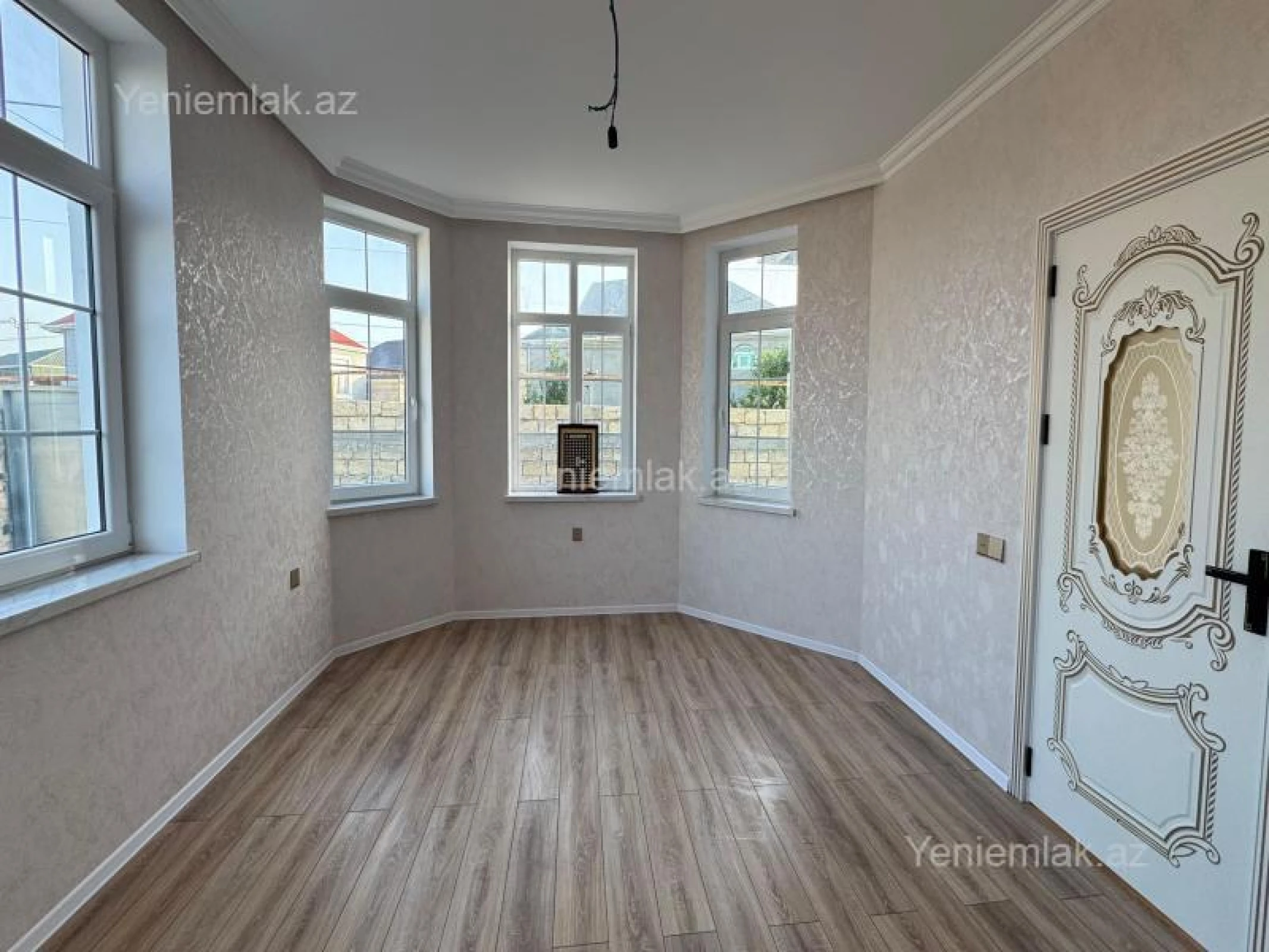 Satılır 7 otaqlı həyət evi 192 m²