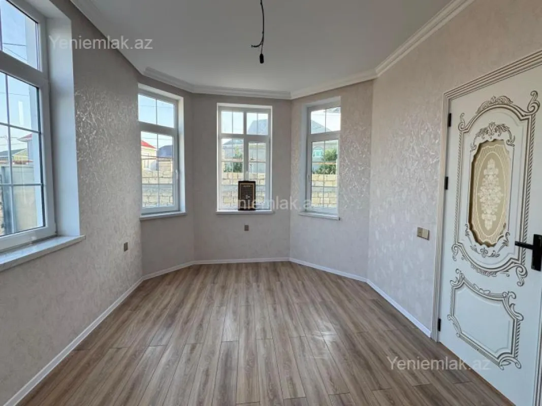 Satılır 7 otaqlı həyət evi 192 m²