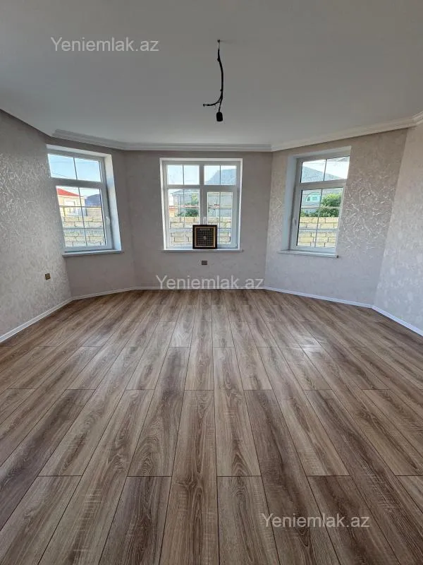 Satılır 7 otaqlı həyət evi 192 m²