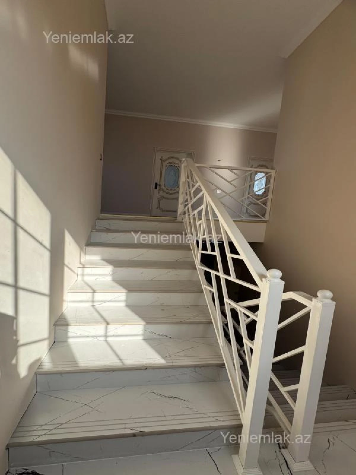 Satılır 7 otaqlı həyət evi 192 m²