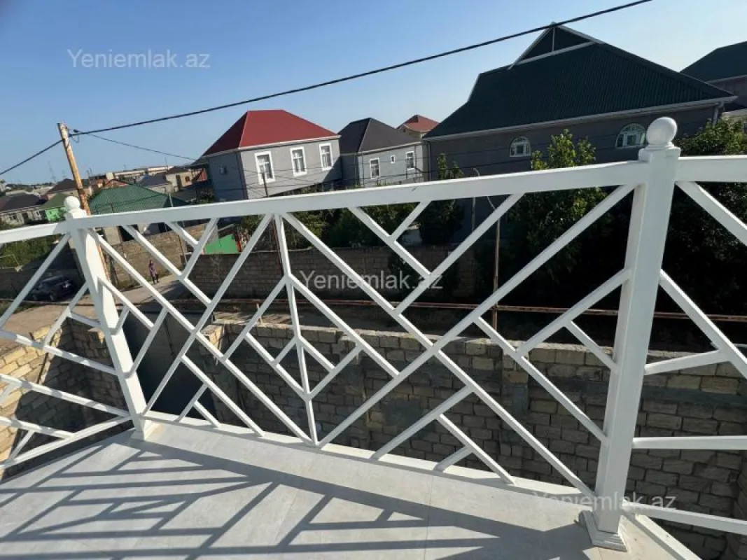 Satılır 7 otaqlı həyət evi 192 m²