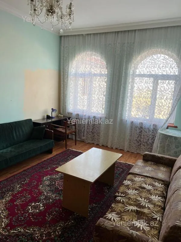 Satılır 7 otaqlı həyət evi 220 m²