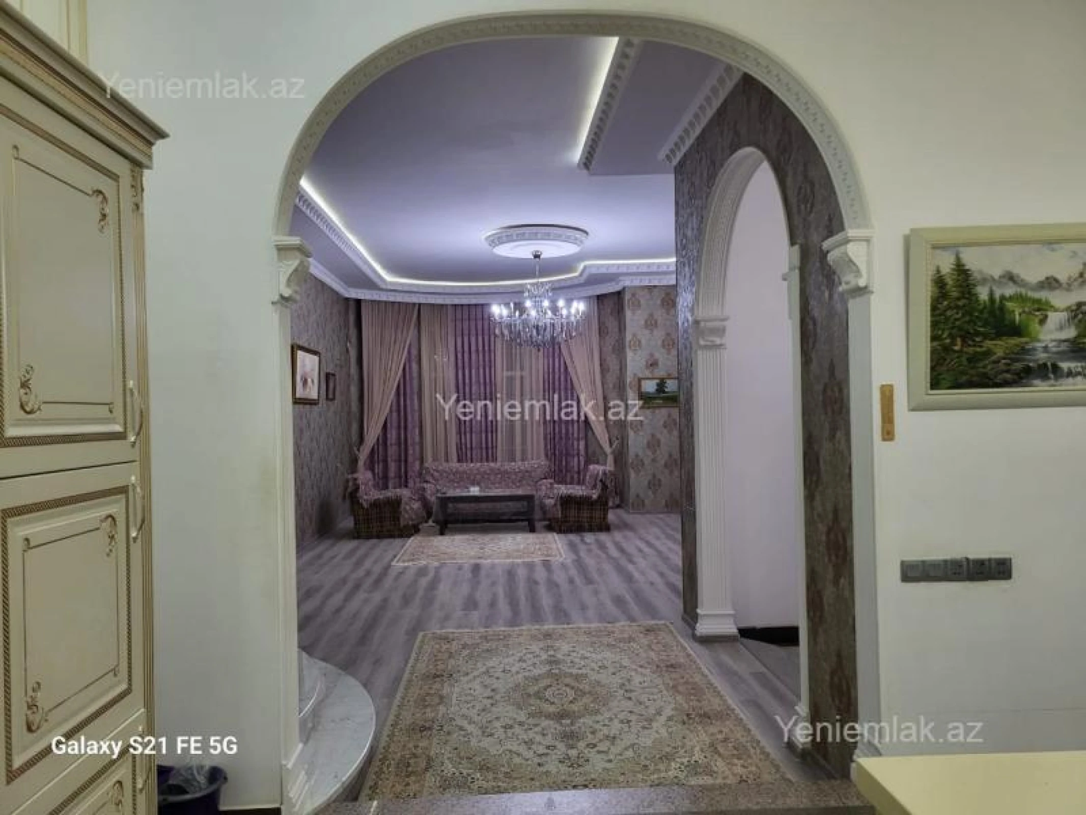 Satılır 5 otaqlı həyət evi 240 m²