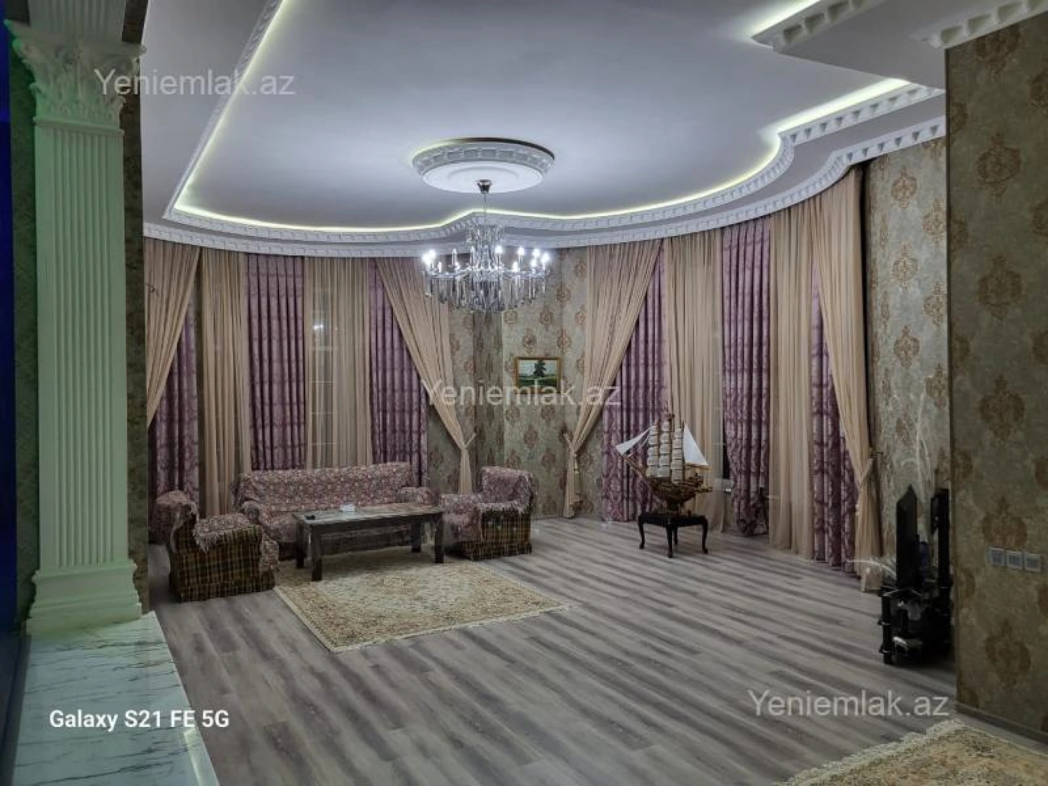 Satılır 5 otaqlı həyət evi 240 m²