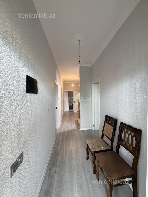 Satılır 6 otaqlı həyət evi 200 m²