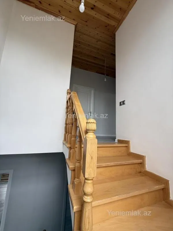 Satılır 6 otaqlı həyət evi 200 m²