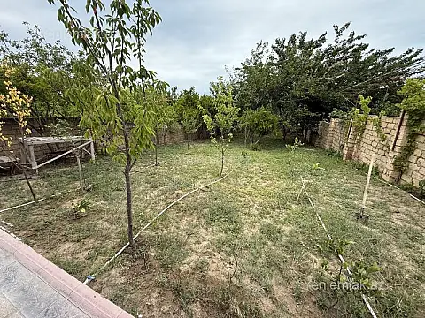 Satılır 6 otaqlı həyət evi 200 m²