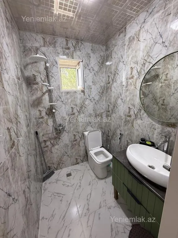 Satılır 6 otaqlı həyət evi 200 m²