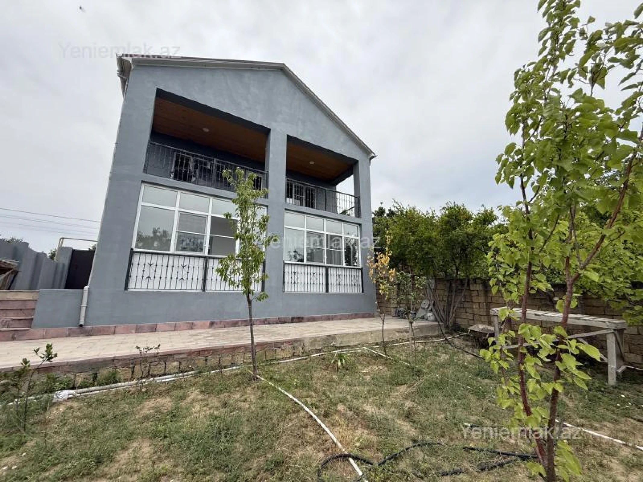 Satılır 6 otaqlı həyət evi 200 m²