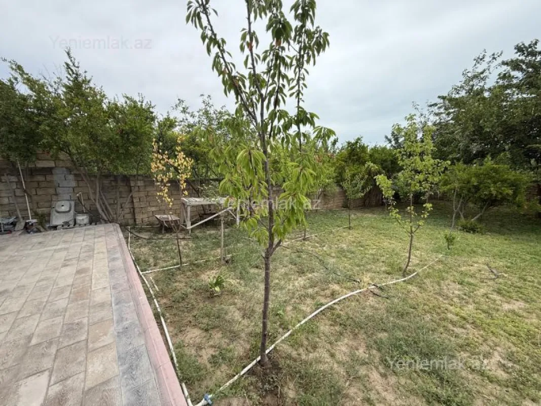 Satılır 6 otaqlı həyət evi 200 m²
