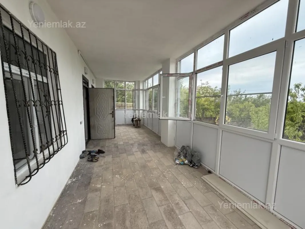 Satılır 6 otaqlı həyət evi 200 m²