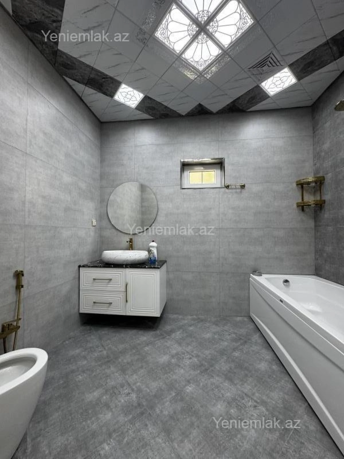 Satılır 6 otaqlı həyət evi 360 m²