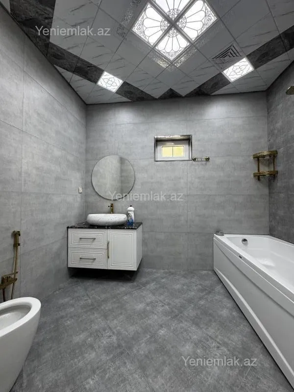 Satılır 6 otaqlı həyət evi 360 m²
