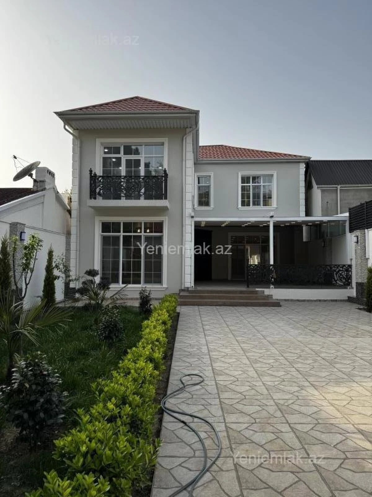 Satılır 6 otaqlı həyət evi 360 m²