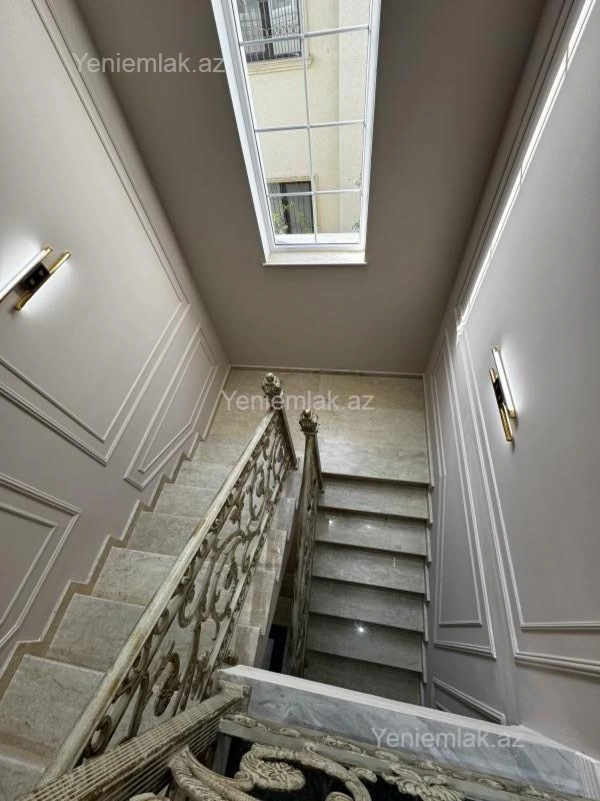 Satılır 6 otaqlı həyət evi 360 m²