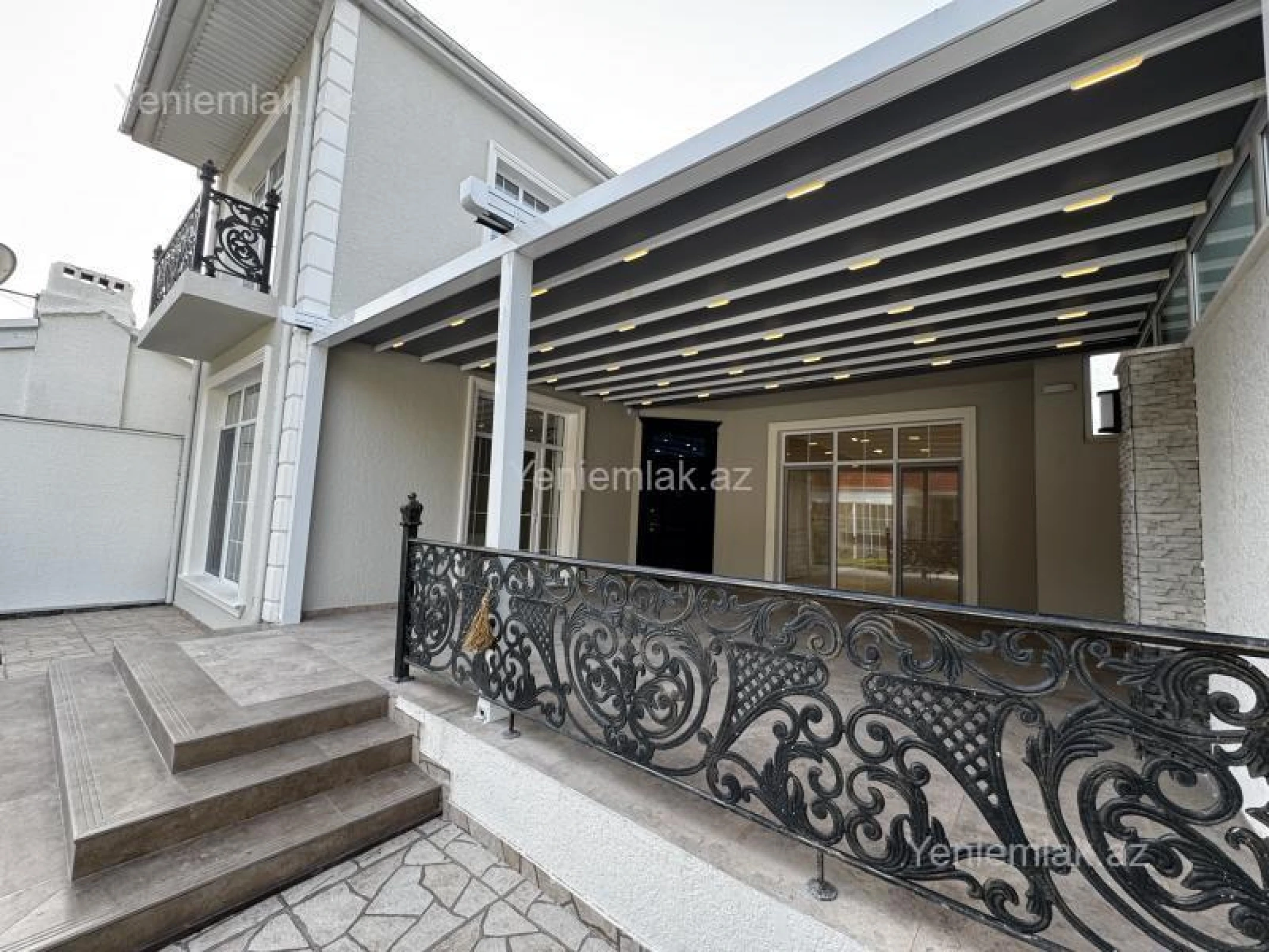 Satılır 6 otaqlı həyət evi 360 m²