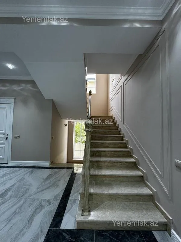 Satılır 6 otaqlı həyət evi 360 m²