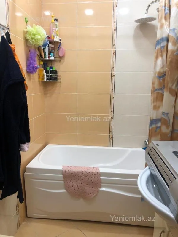 Satılır 3 otaqlı yeni tikili 120 m²