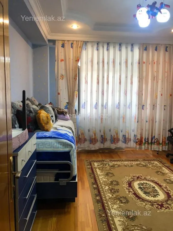 Satılır 3 otaqlı yeni tikili 120 m²