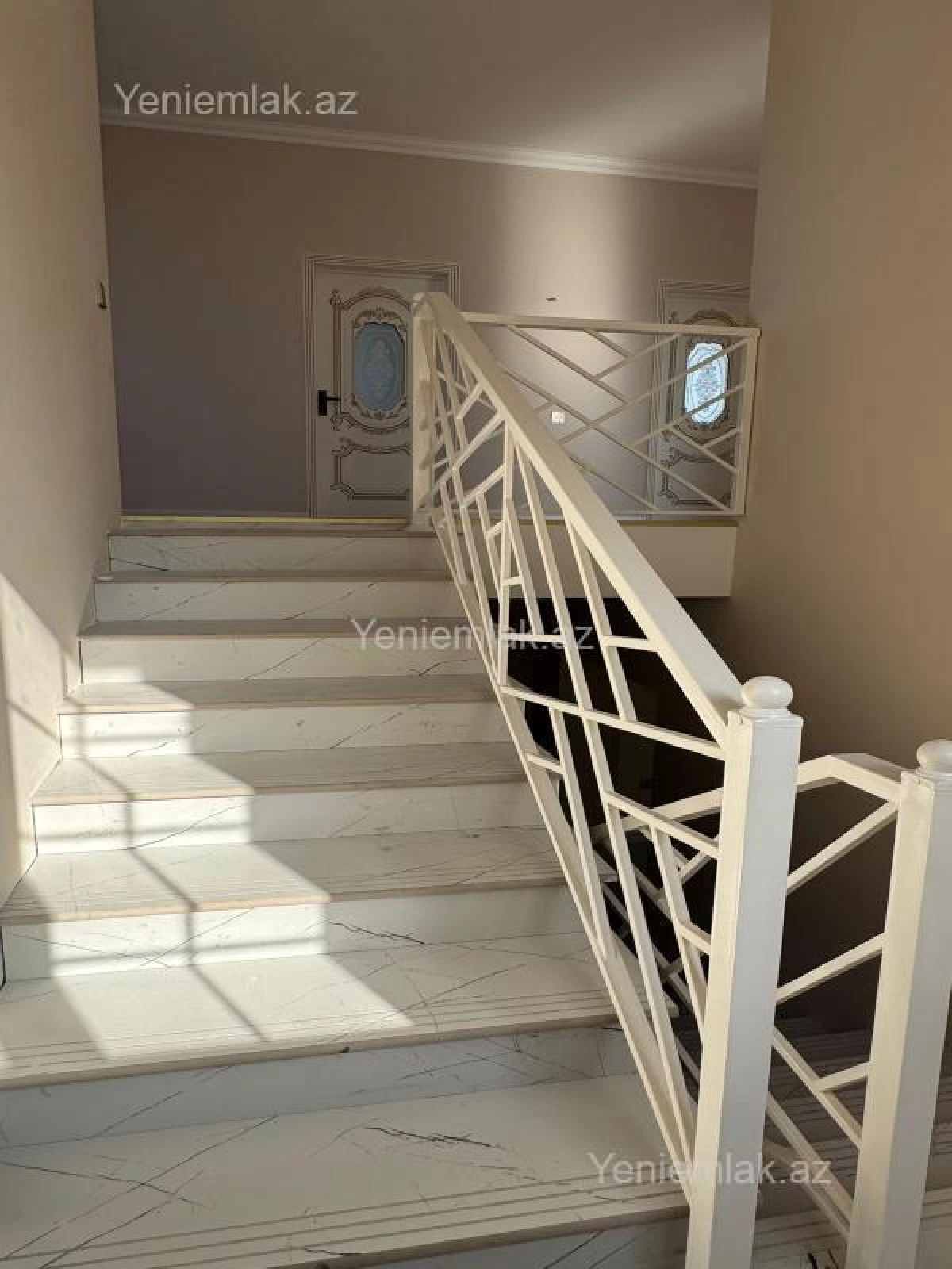 Satılır 5 otaqlı həyət evi 190 m²