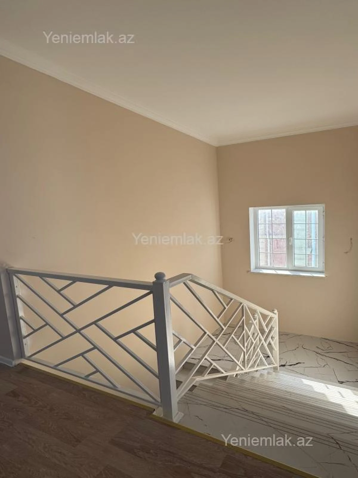 Satılır 5 otaqlı həyət evi 190 m²