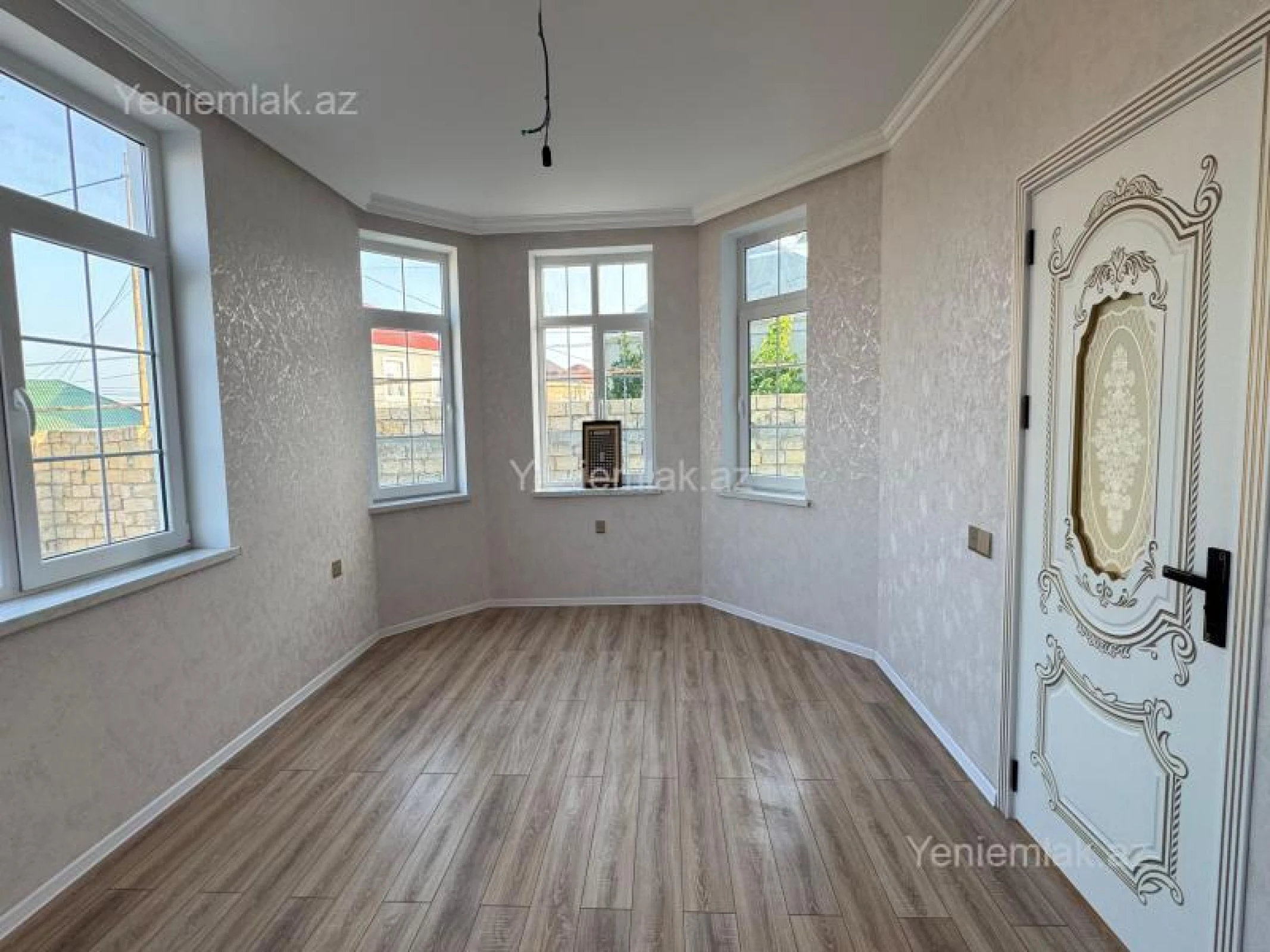 Satılır 5 otaqlı həyət evi 190 m²