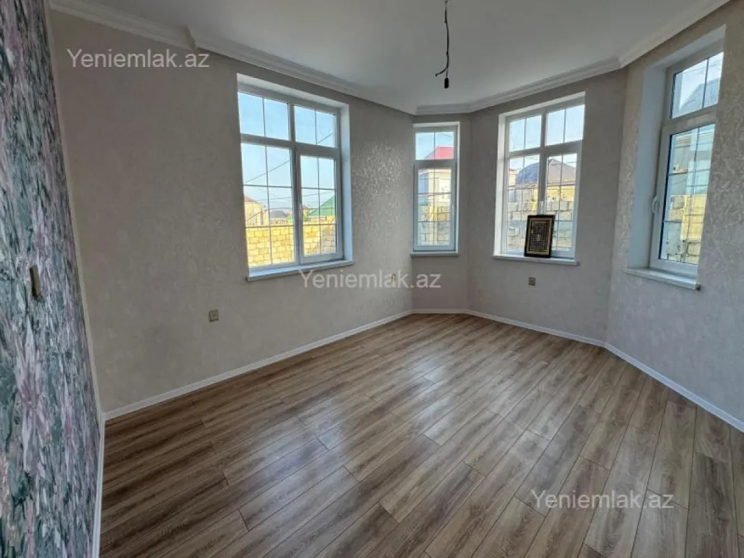 Satılır 5 otaqlı həyət evi 190 m²