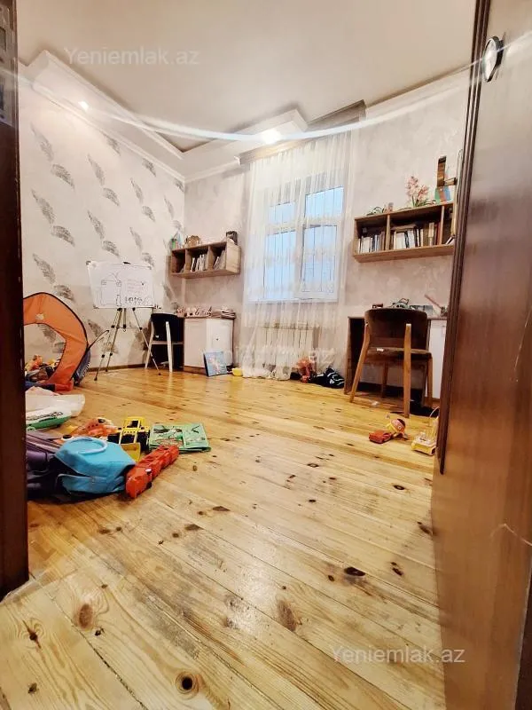 Satılır 4 otaqlı həyət evi 140 m²