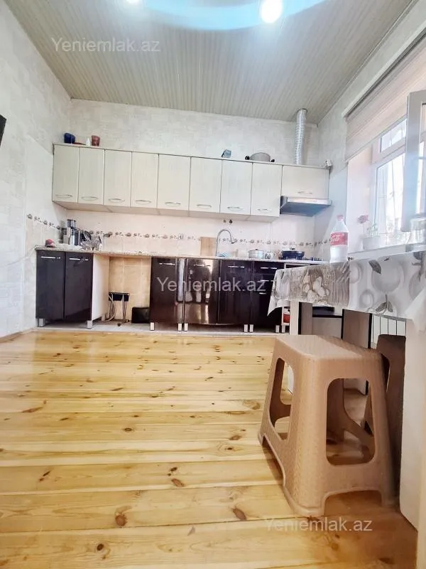 Satılır 4 otaqlı həyət evi 140 m²