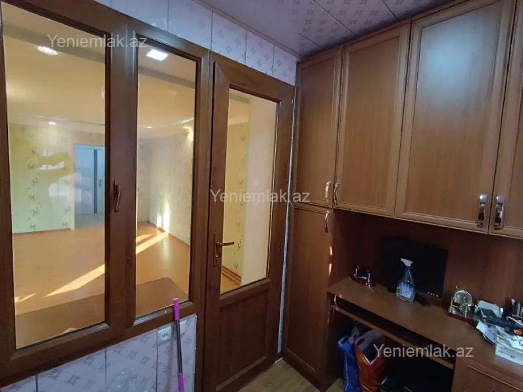 Satılır 4 otaqlı köhnə tikili 85 m²