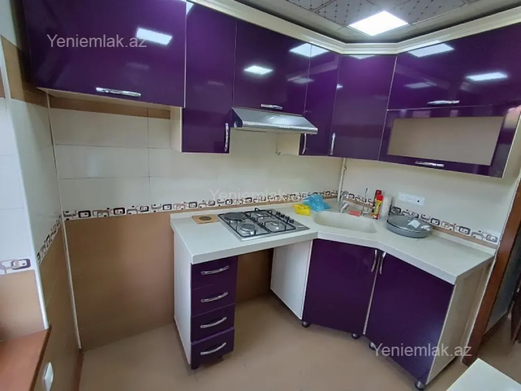 Satılır 4 otaqlı köhnə tikili 85 m²