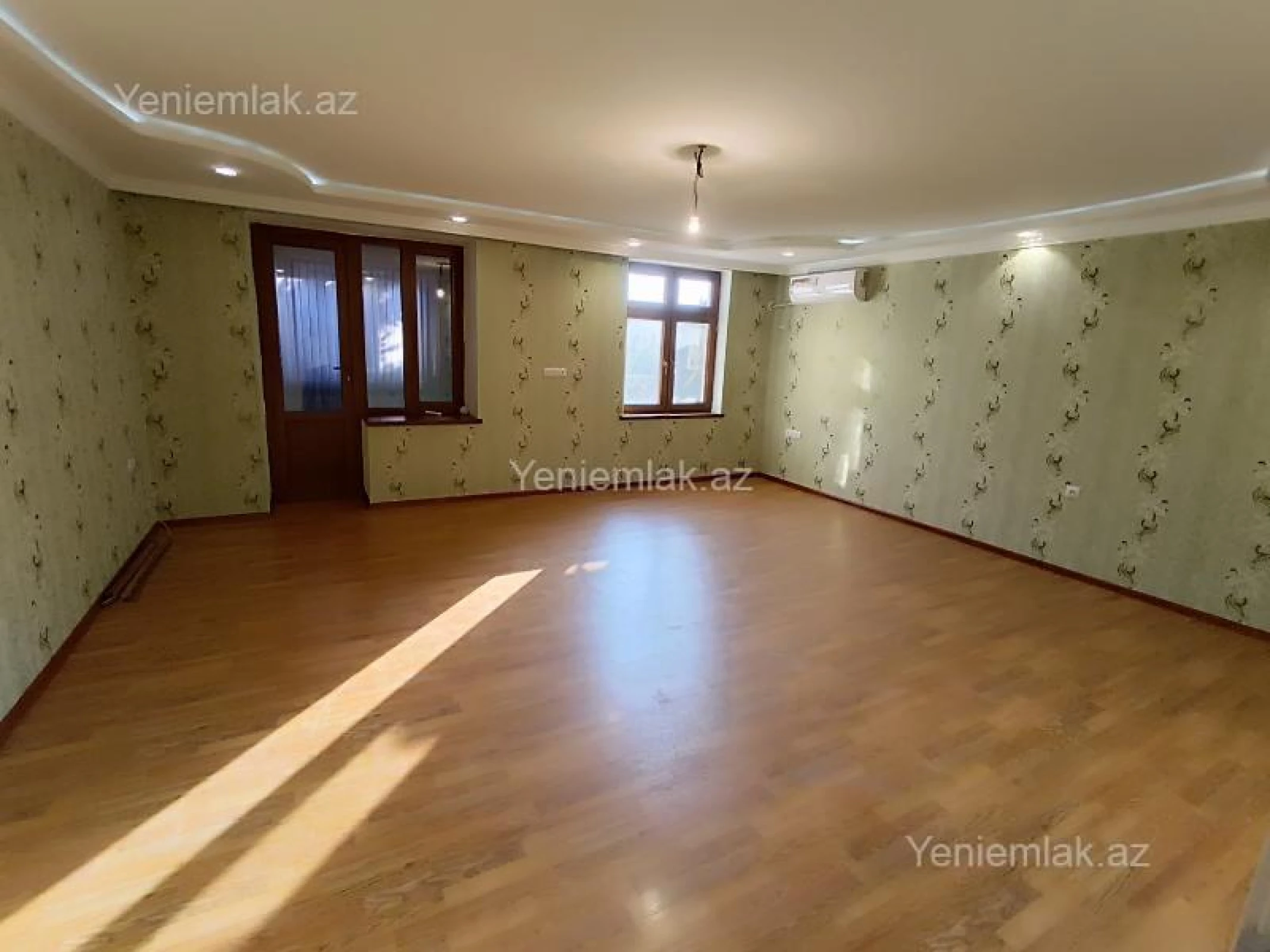 Satılır 4 otaqlı köhnə tikili 85 m²