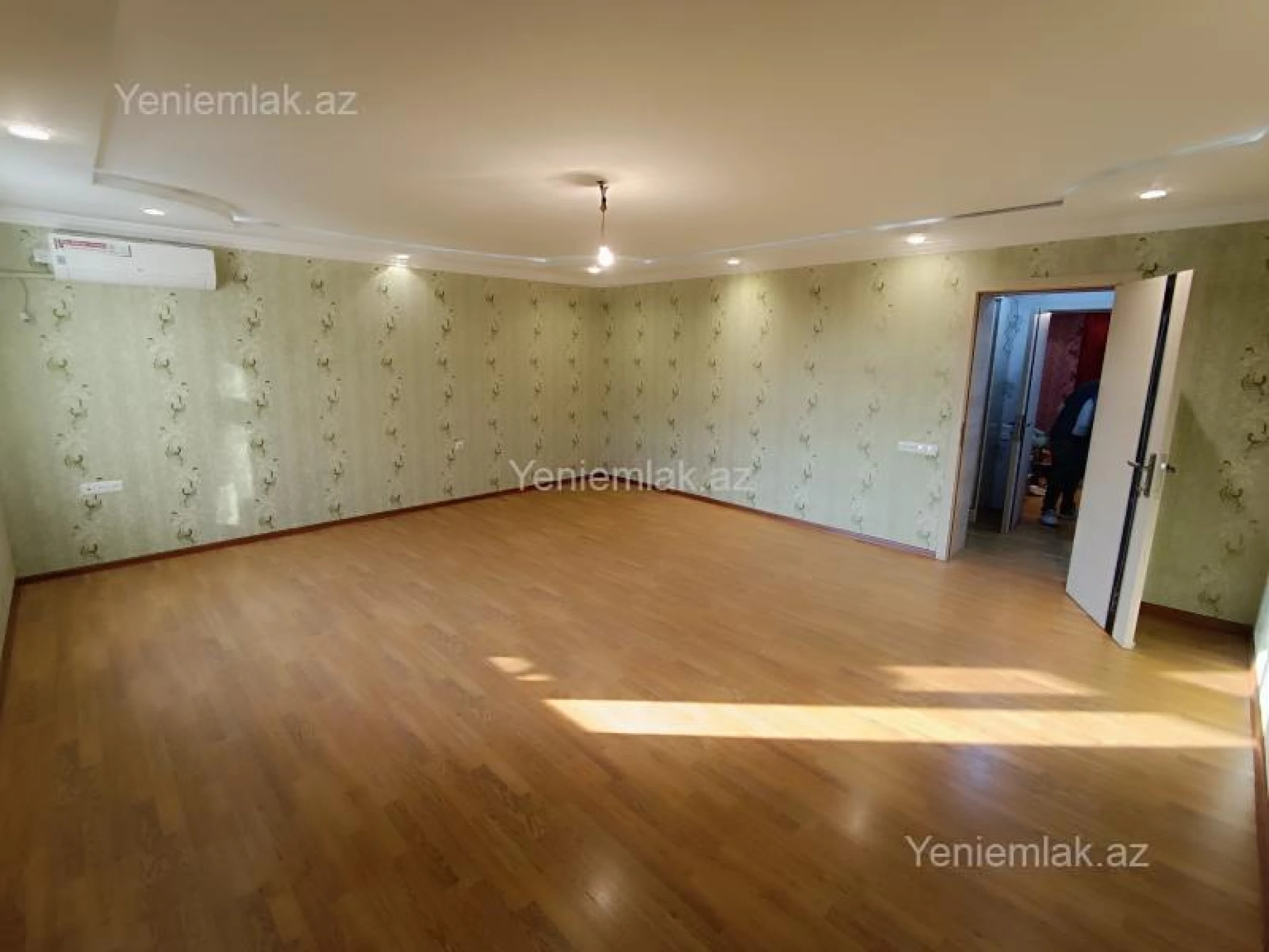 Satılır 4 otaqlı köhnə tikili 85 m²