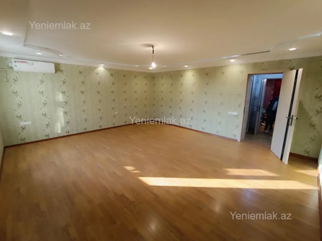 Satılır 4 otaqlı köhnə tikili 85 m²