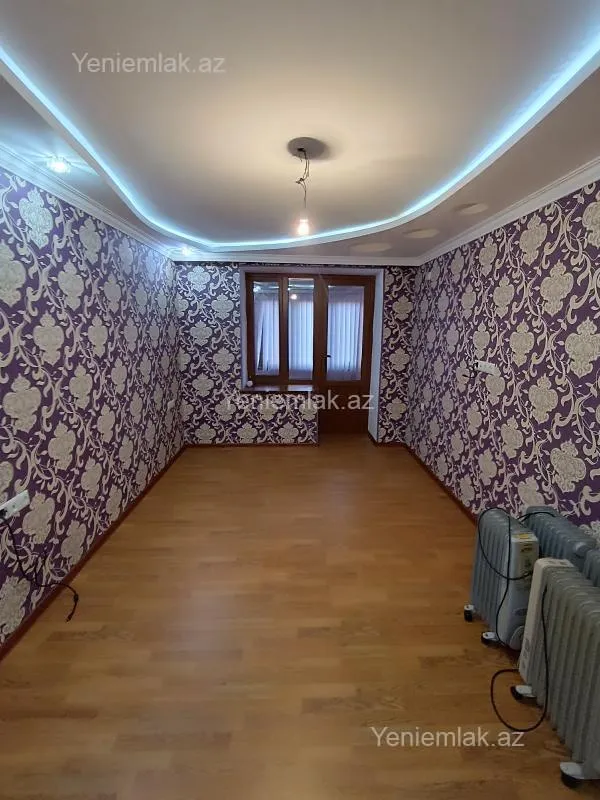 Satılır 4 otaqlı köhnə tikili 85 m²