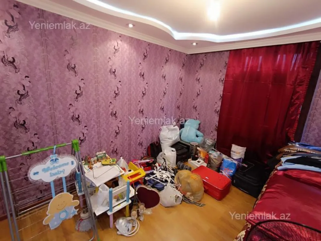 Satılır 4 otaqlı köhnə tikili 85 m²