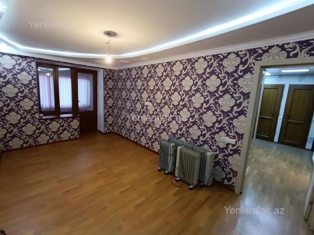Satılır 4 otaqlı köhnə tikili 85 m²