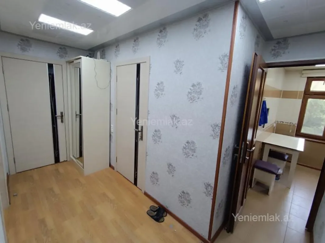 Satılır 4 otaqlı köhnə tikili 85 m²