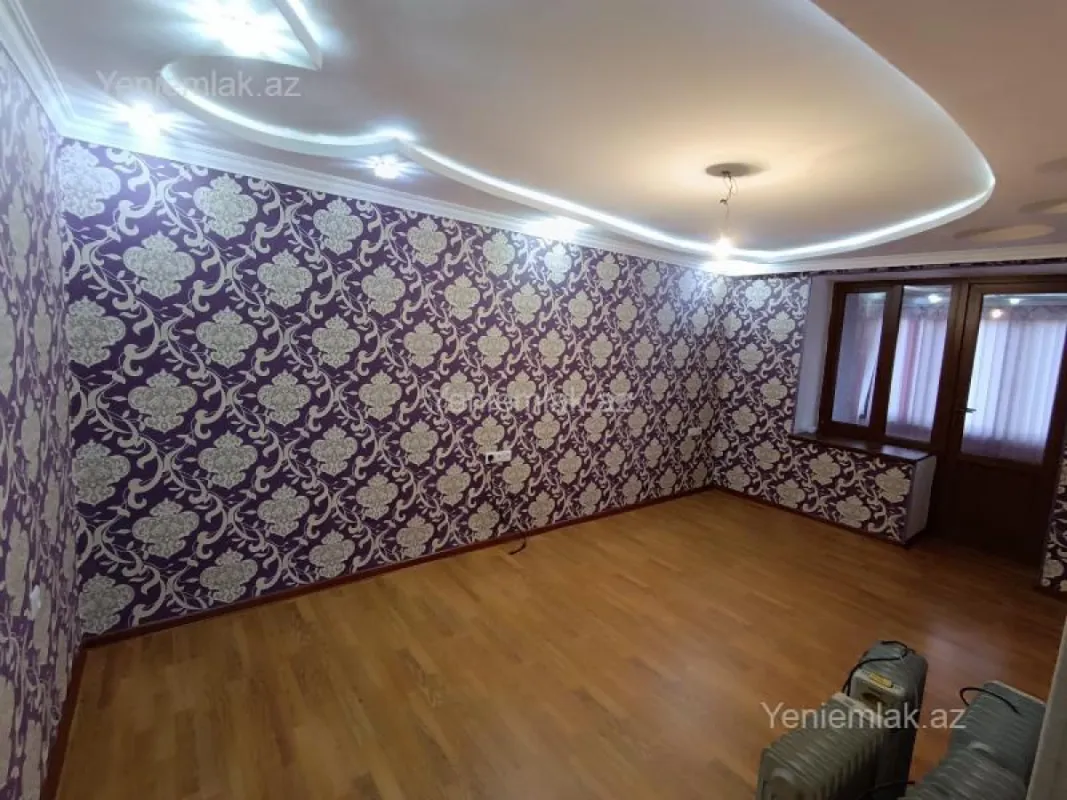 Satılır 4 otaqlı köhnə tikili 85 m²