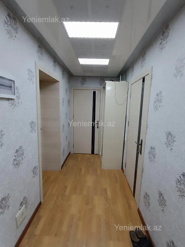 Satılır 4 otaqlı köhnə tikili 85 m²