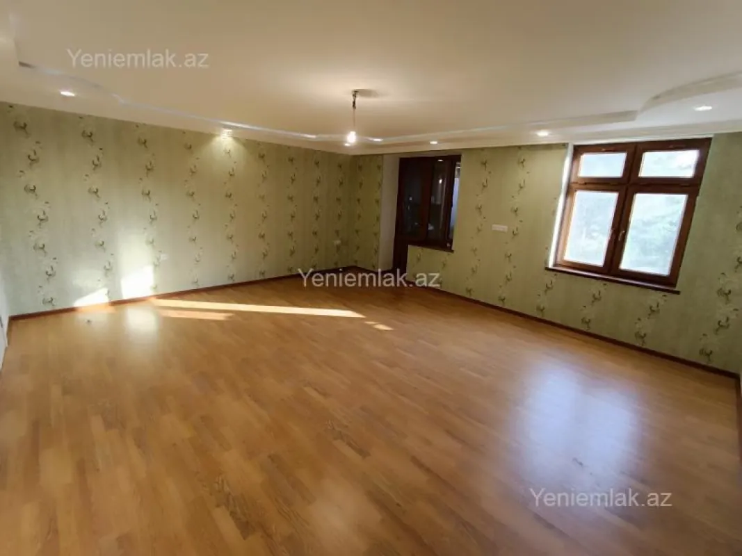 Satılır 4 otaqlı köhnə tikili 85 m²