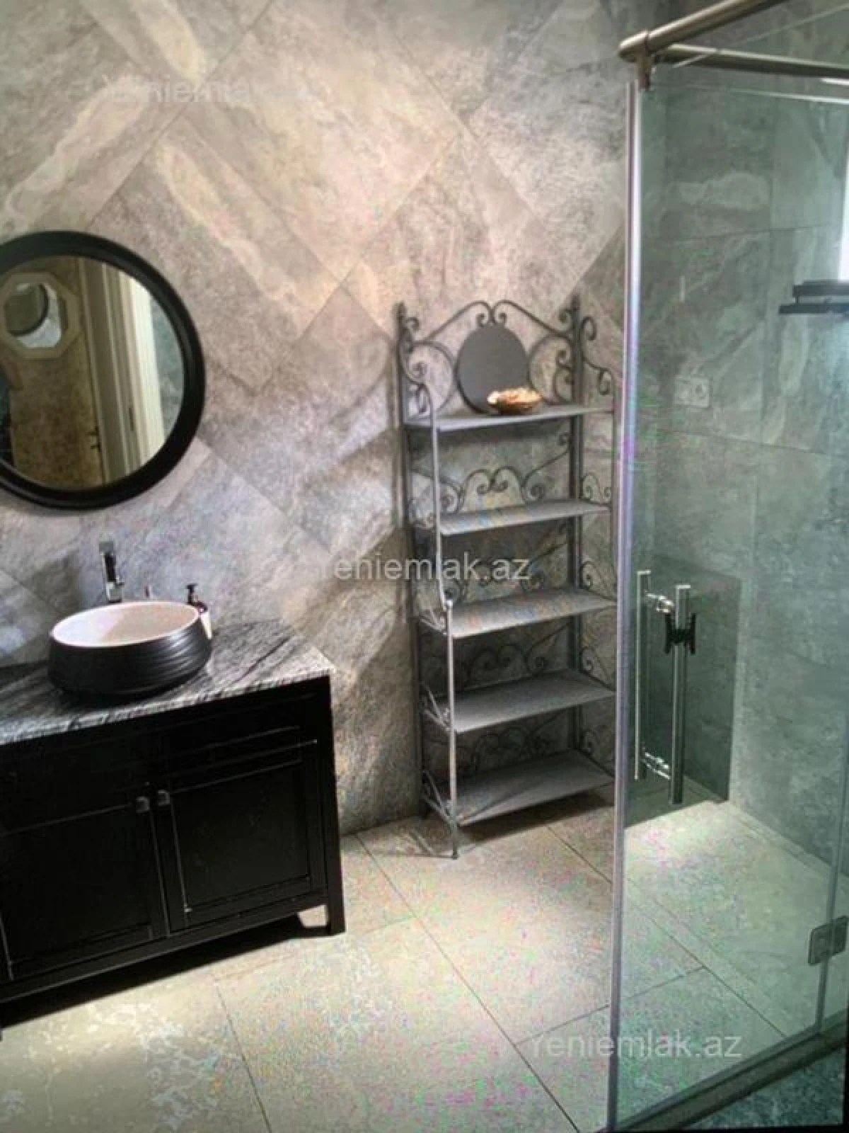 Satılır 6 otaqlı həyət evi 300 m²