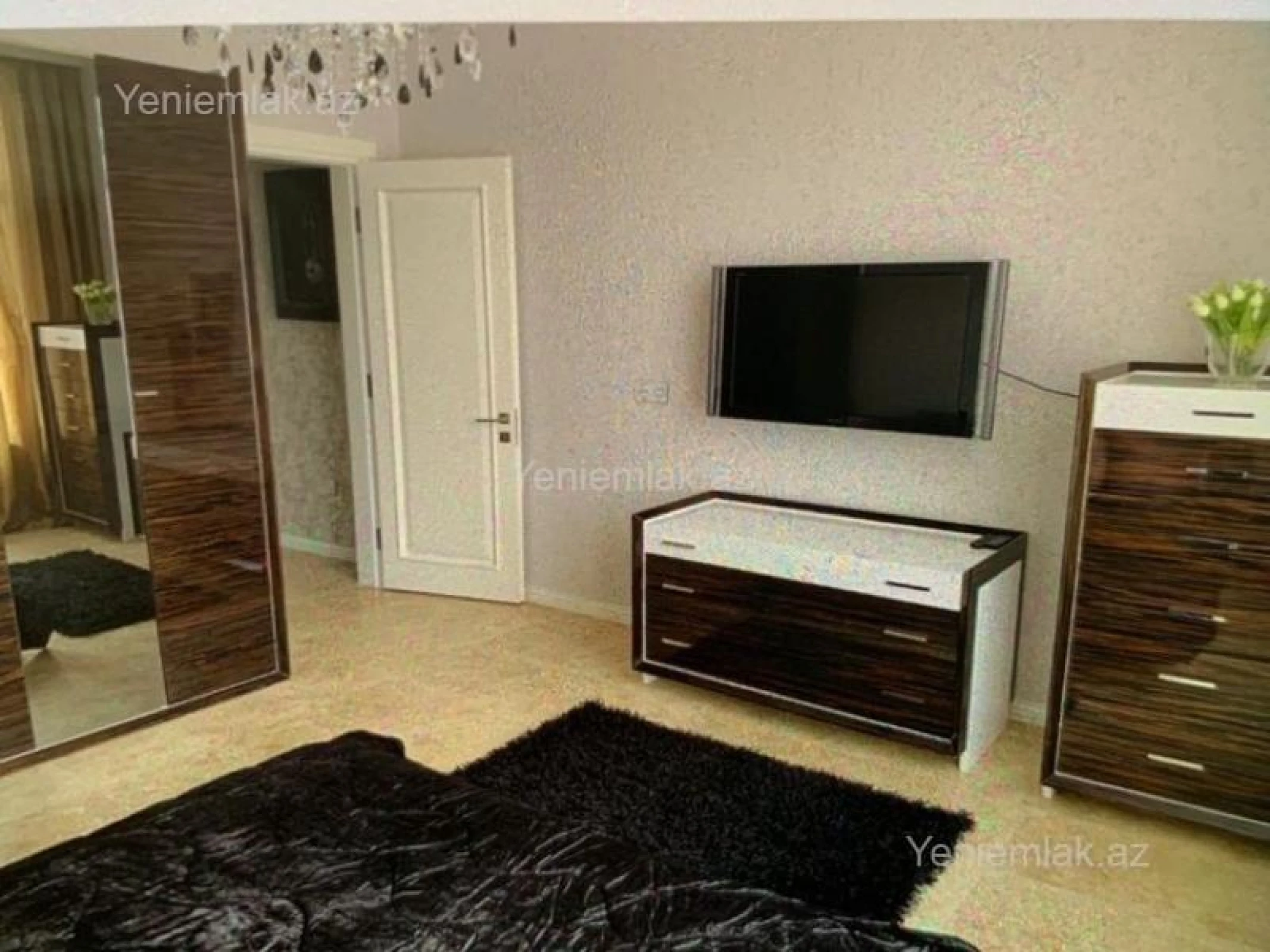Satılır 6 otaqlı həyət evi 300 m²