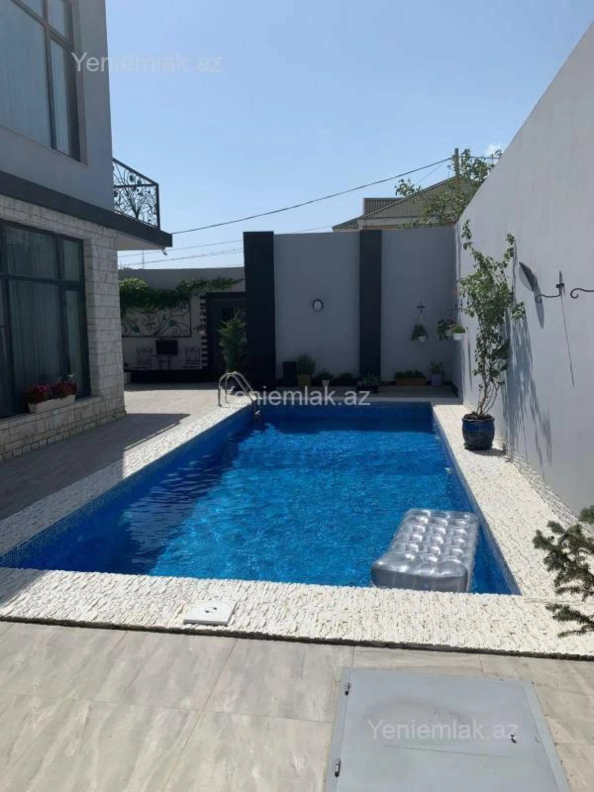 Satılır 6 otaqlı həyət evi 300 m²