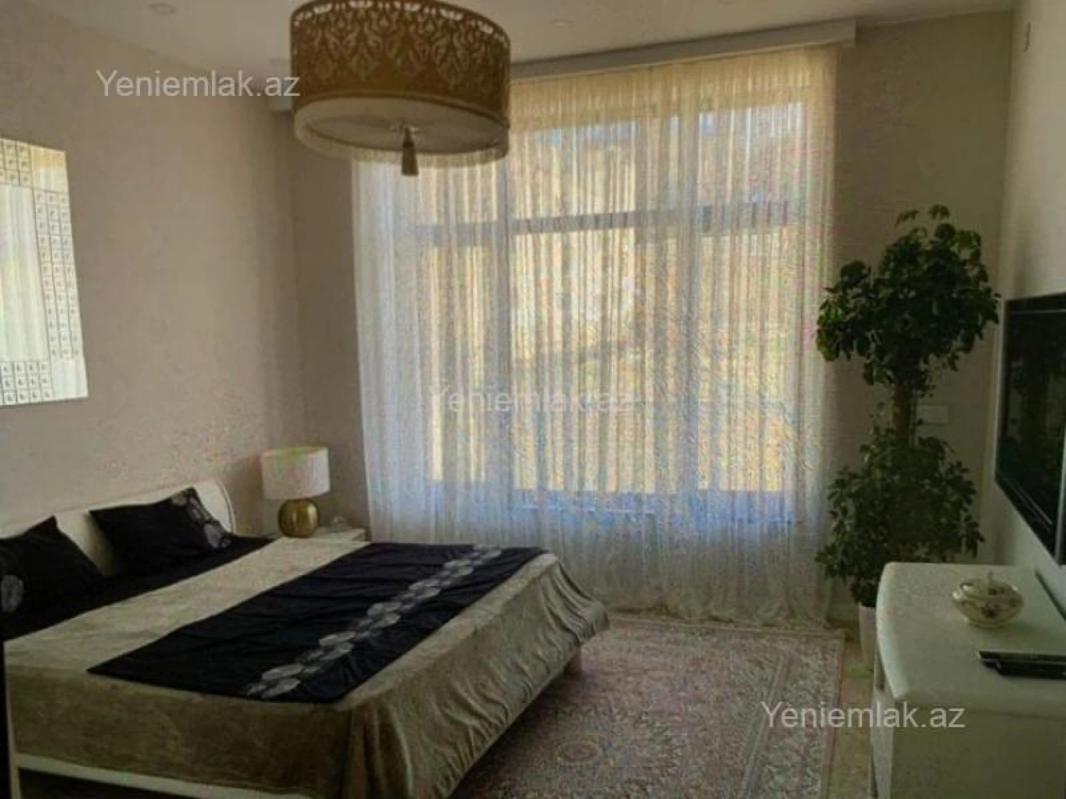 Satılır 6 otaqlı həyət evi 300 m²